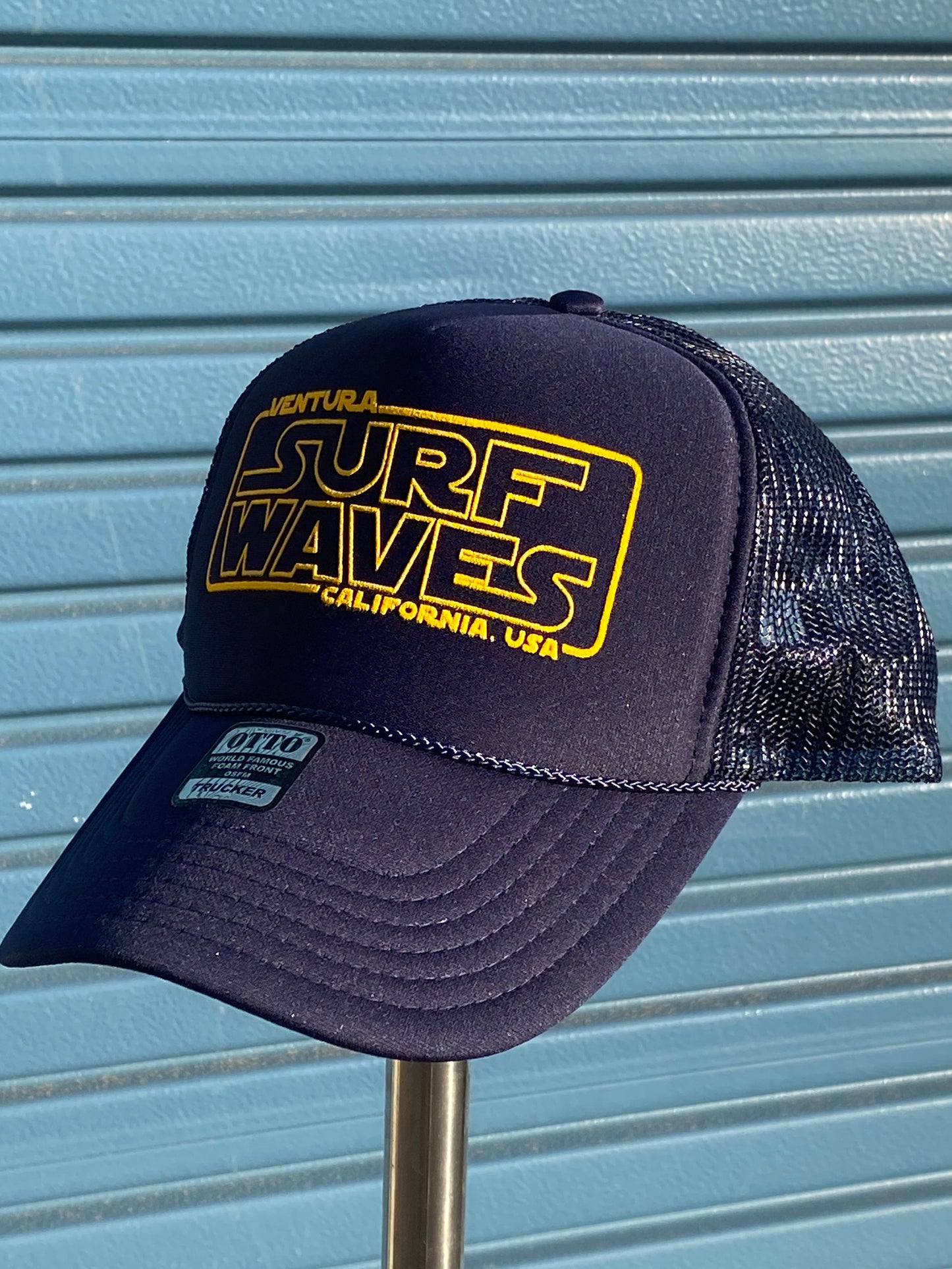SURF WAVES Ventura Trucker Hat